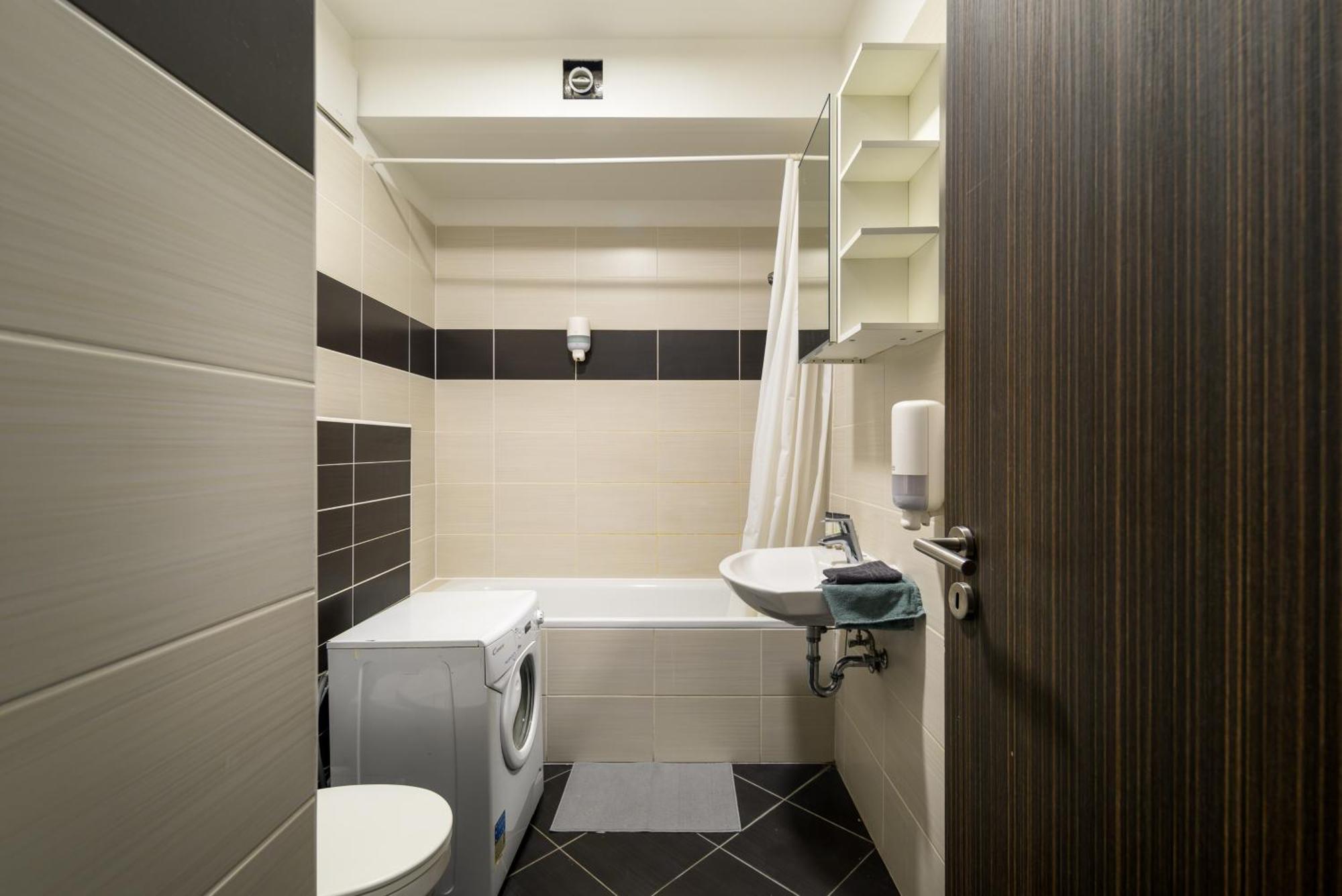 Sun Resort Residential Suite-Free Parking Garage Same Building Budapest Exterior photo