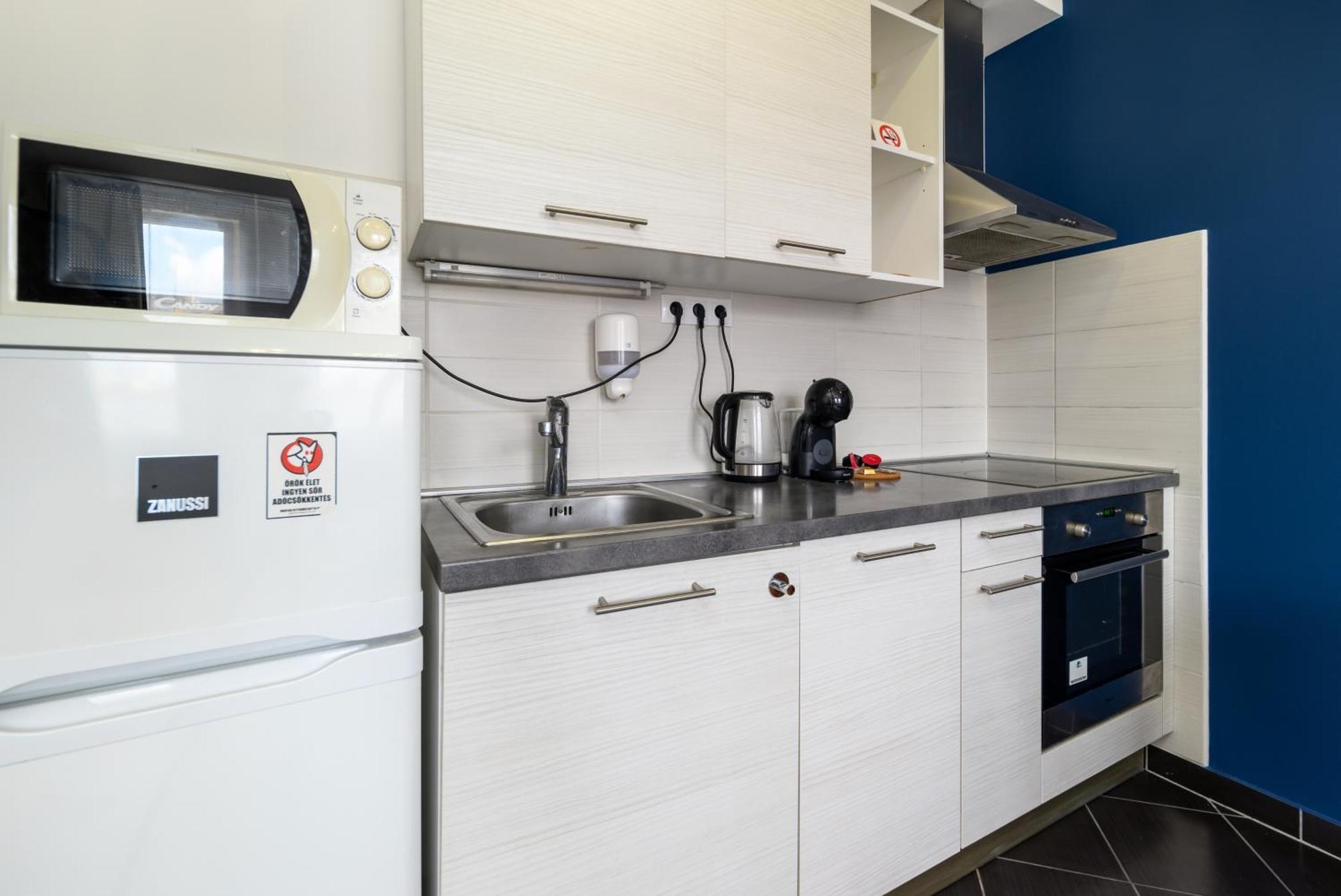 Sun Resort Residential Suite-Free Parking Garage Same Building Budapest Exterior photo